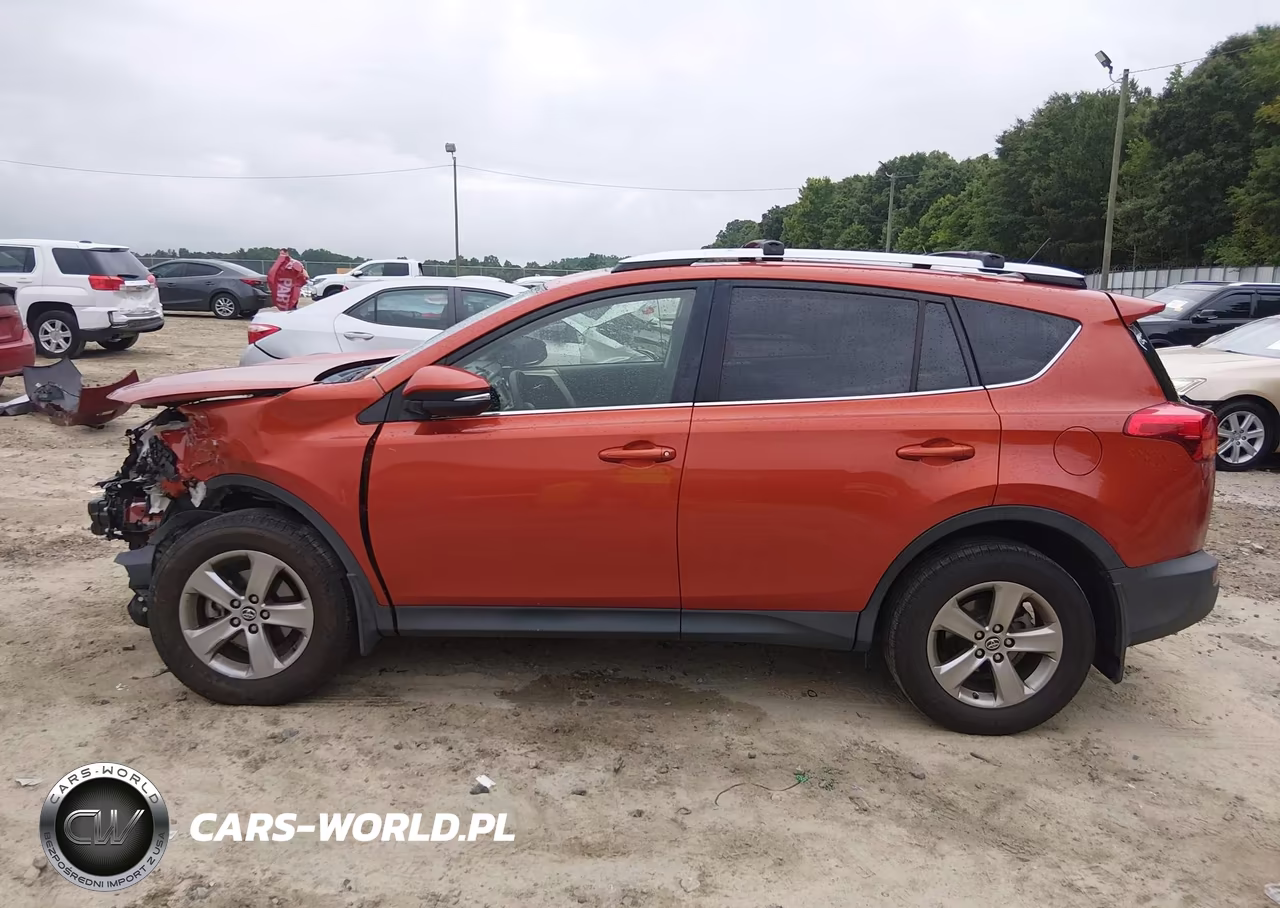 2015 Toyota Rav4 Xle VIN:JTMWFREV2FJ042125 - 15