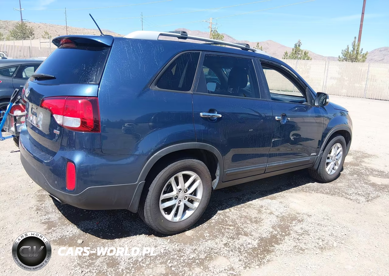2014 Kia Sorento Lx VIN:5XYKTDA65EG442798 - 4