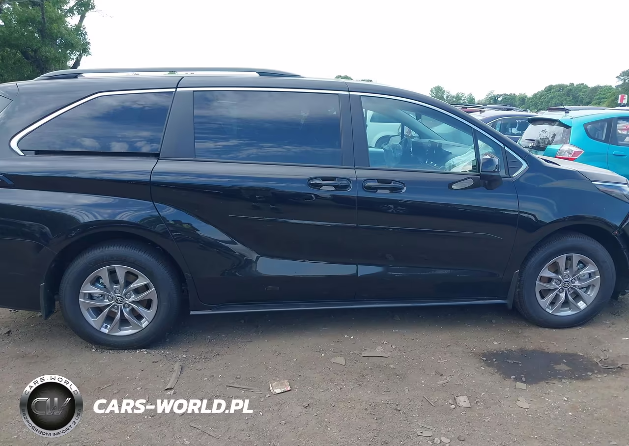 2026 Toyota Sienna Le VIN:5TDKRKEC3TS322131 - 13