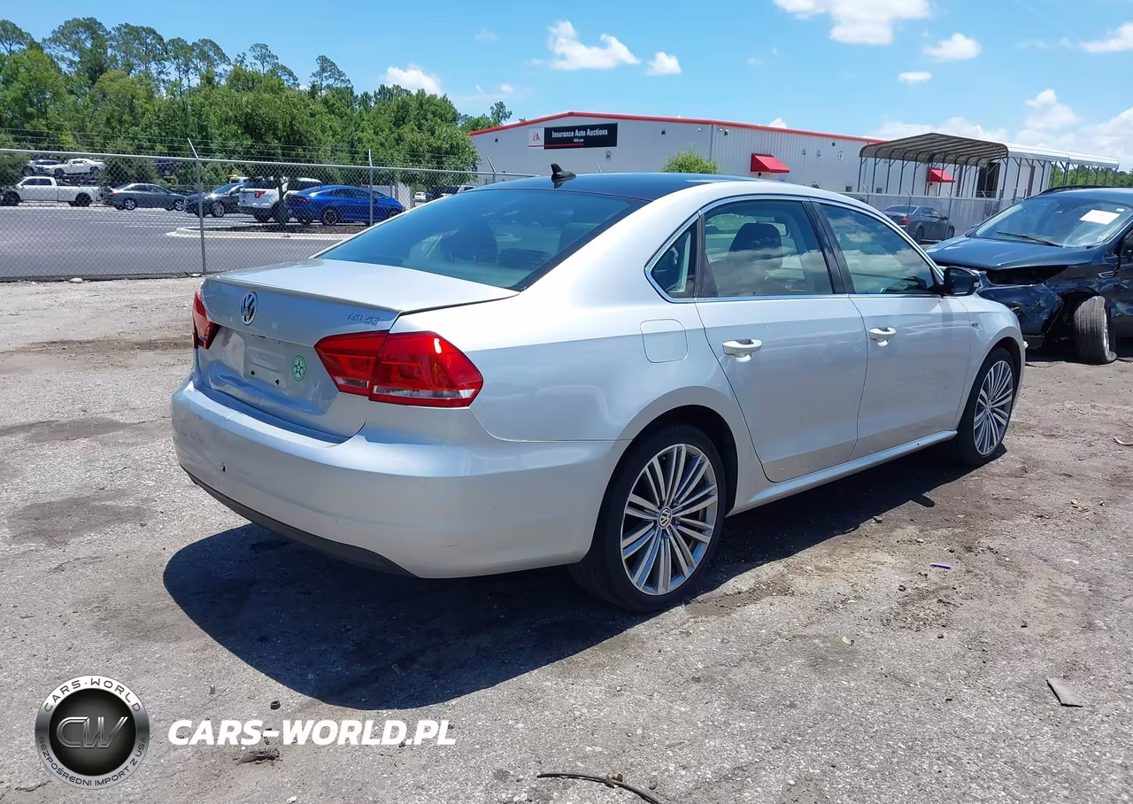 2015 Volkswagen Passat 1.8T Sport VIN:1VWBT7A30FC102971 - 4