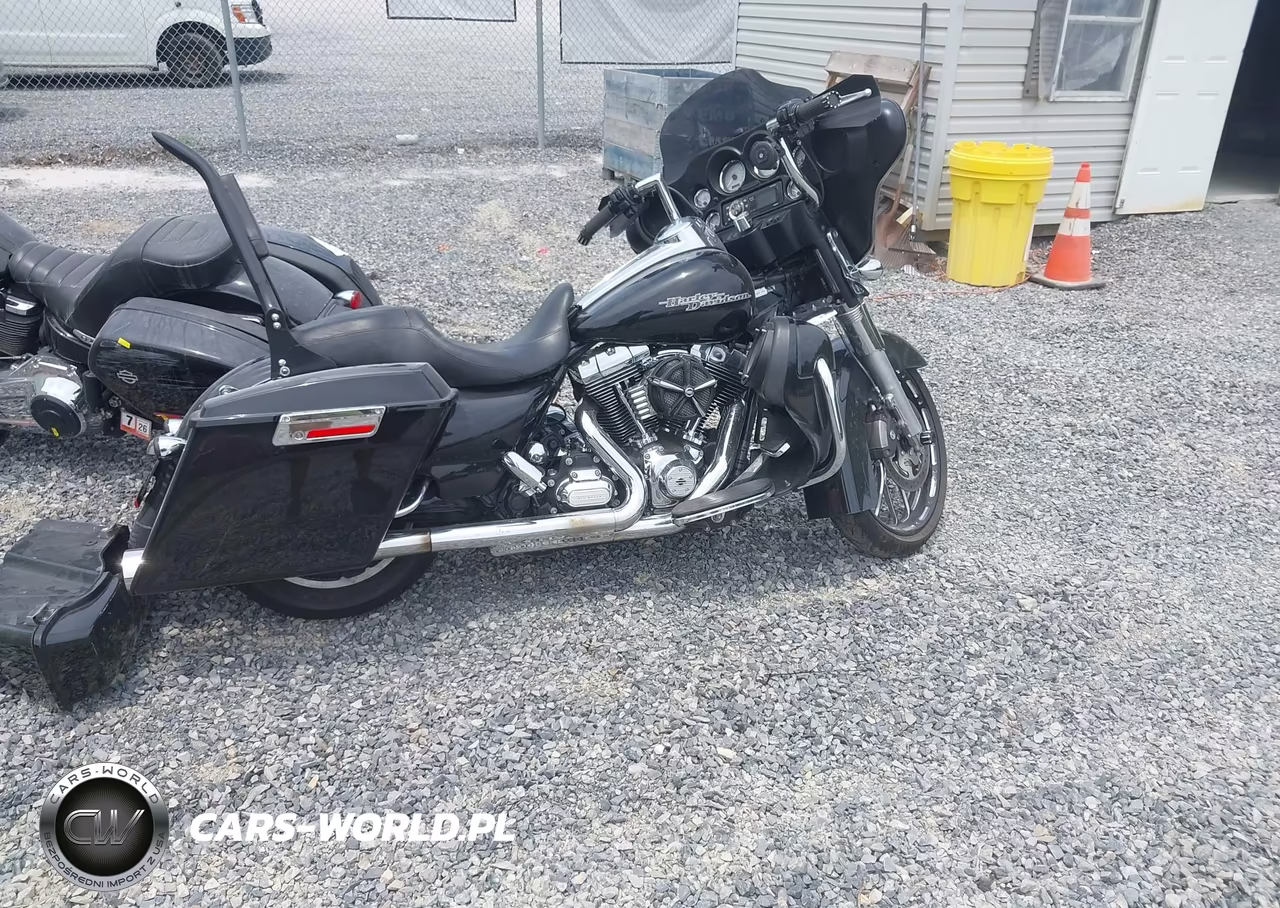 2013 Harley-Davidson Flhx Street Glide VIN:1HD1KBM15DB628576 - 13