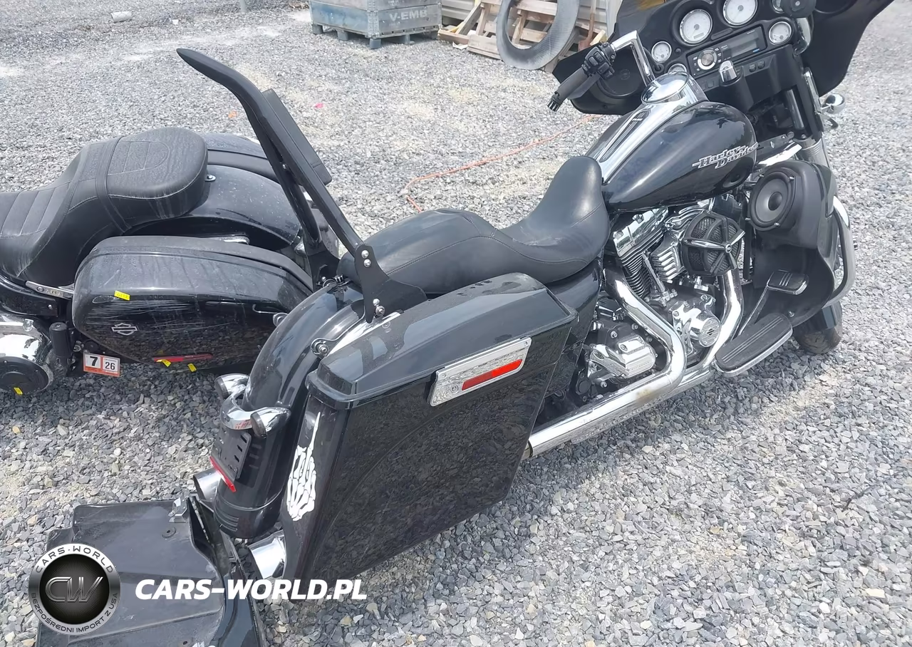 2013 Harley-Davidson Flhx Street Glide VIN:1HD1KBM15DB628576 - 4