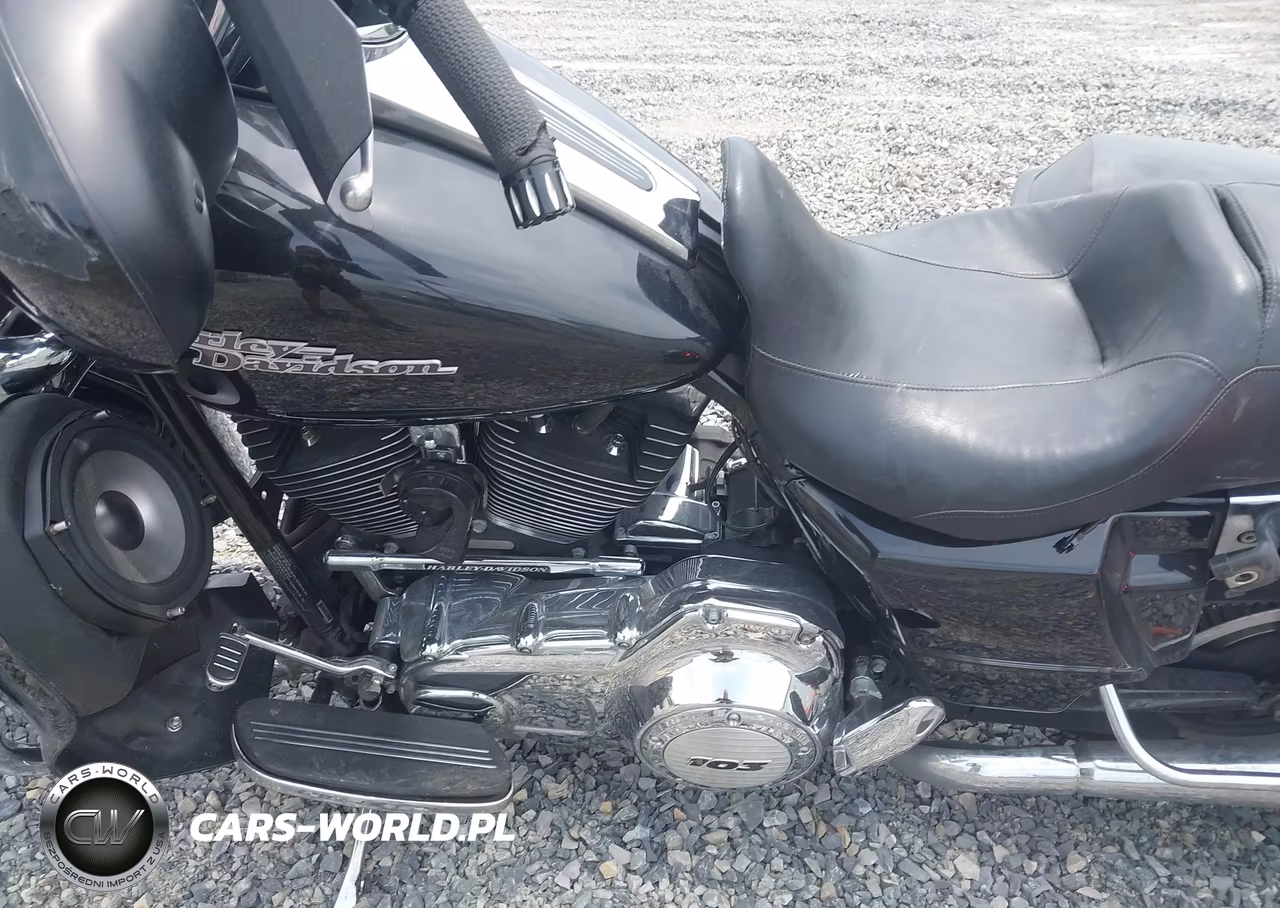 2013 Harley-Davidson Flhx Street Glide VIN:1HD1KBM15DB628576 - 9