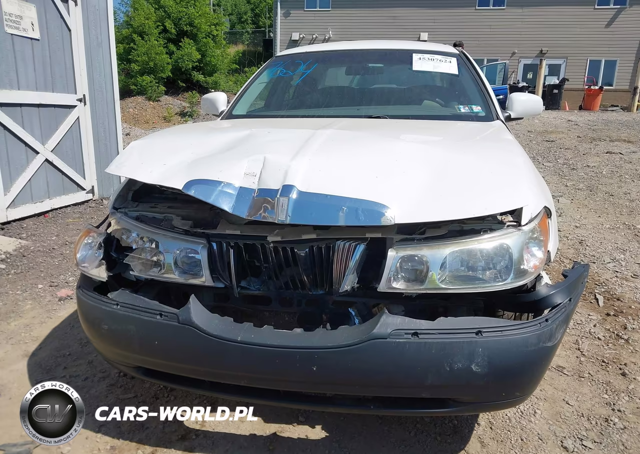 2000 Lincoln Town Car Executive VIN:1LNHM81W6YY880235 - 12