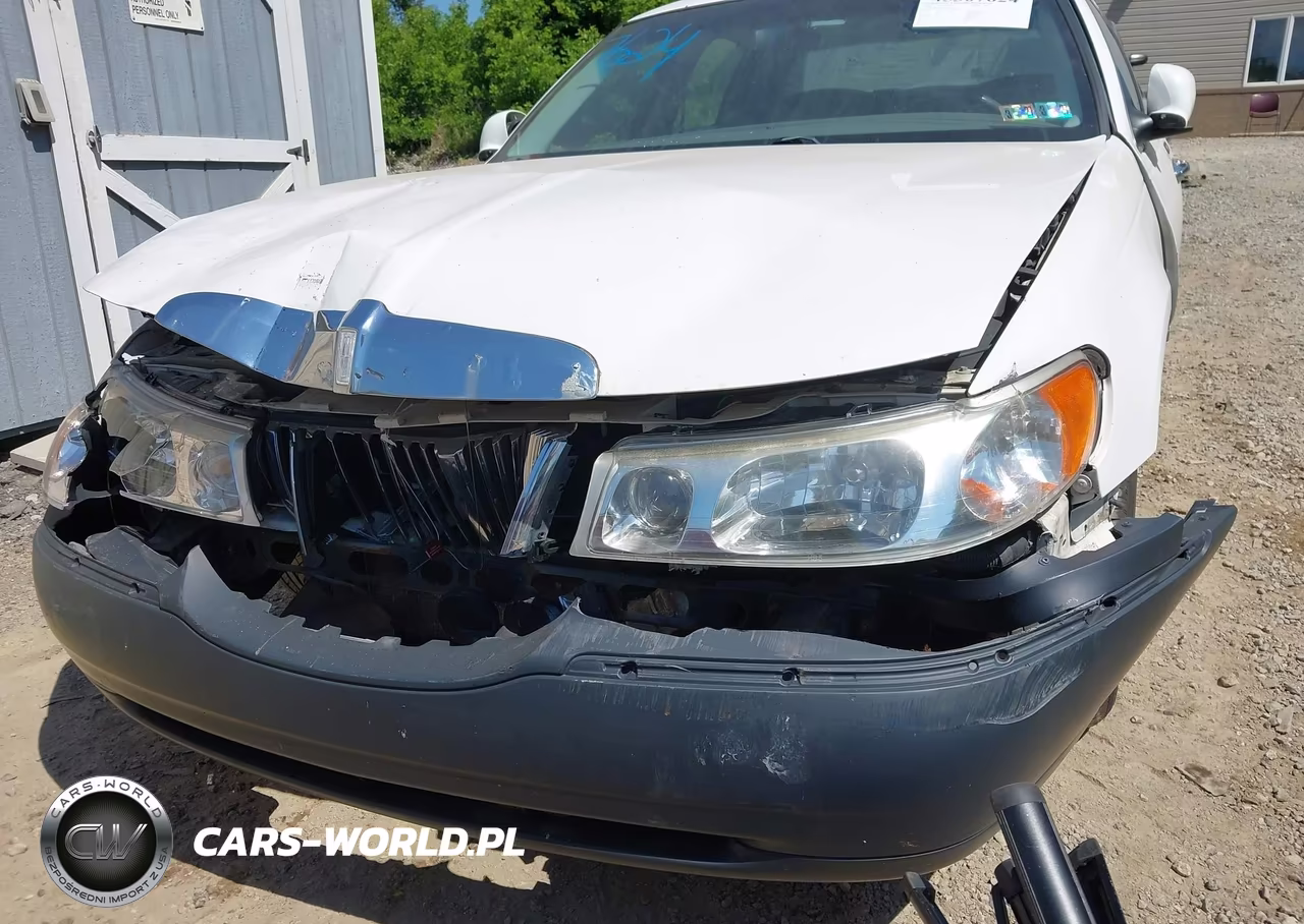 2000 Lincoln Town Car Executive VIN:1LNHM81W6YY880235 - 6