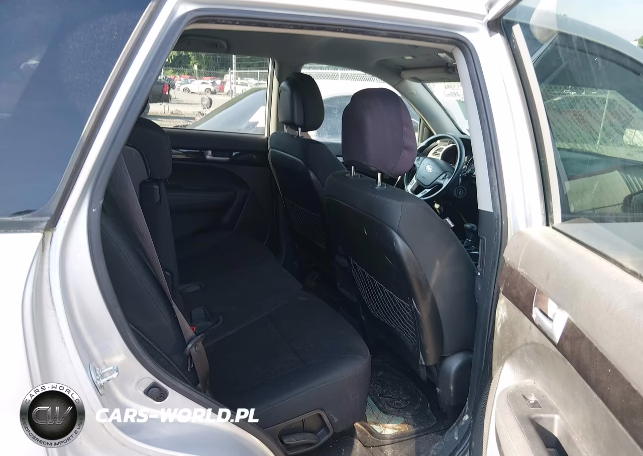 2015 Kia Sorento Lx VIN:5XYKTCA60FG610973 - 8