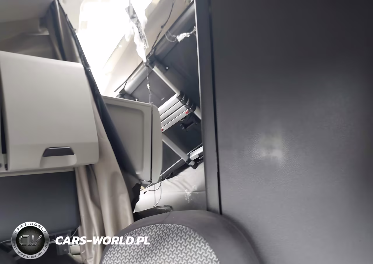2019 Freightliner New Cascadia 126 VIN:3AKJHHDR3KSKG1170 - 7