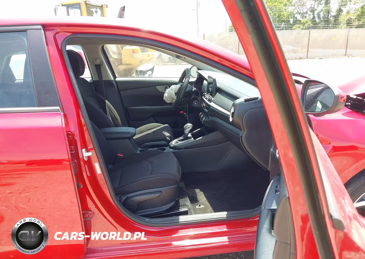 2020 Kia Forte Lxs VIN:3KPF24AD4LE257705 - 4