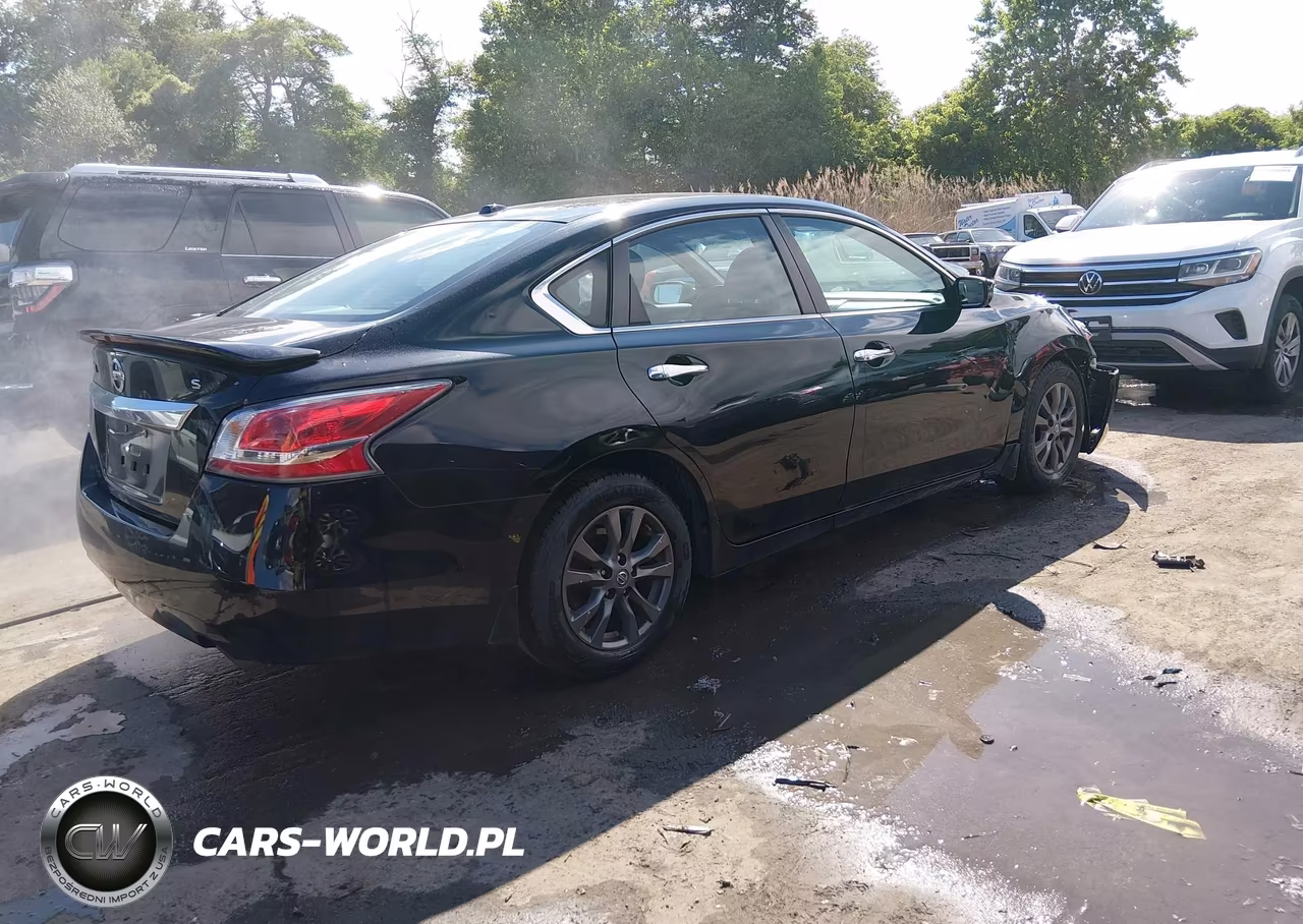 2015 Nissan Altima 2.5 S VIN:1N4AL3APXFC420757 - 4