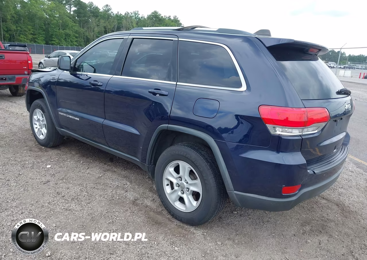 2015 Jeep Grand Cherokee Laredo VIN:1C4RJEAG5FC175610 - 3
