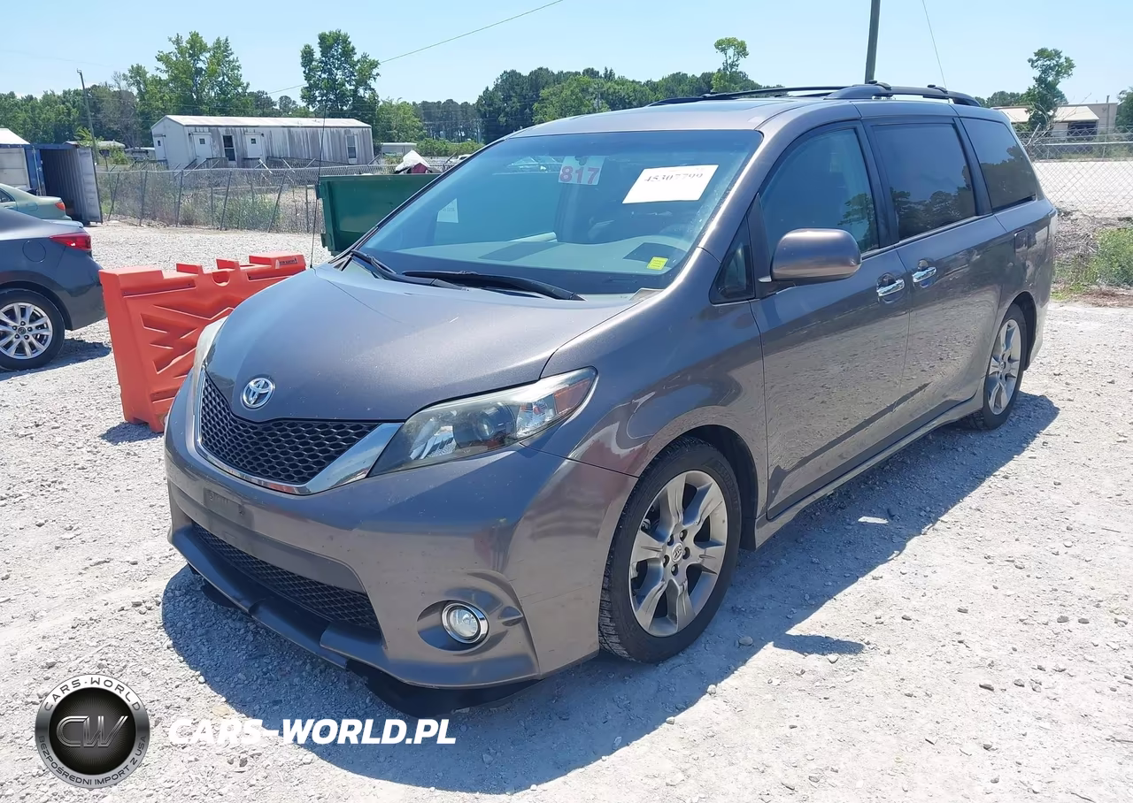 2013 Toyota Sienna Se 8 Passenger VIN:5TDXK3DC9DS384667 - 2