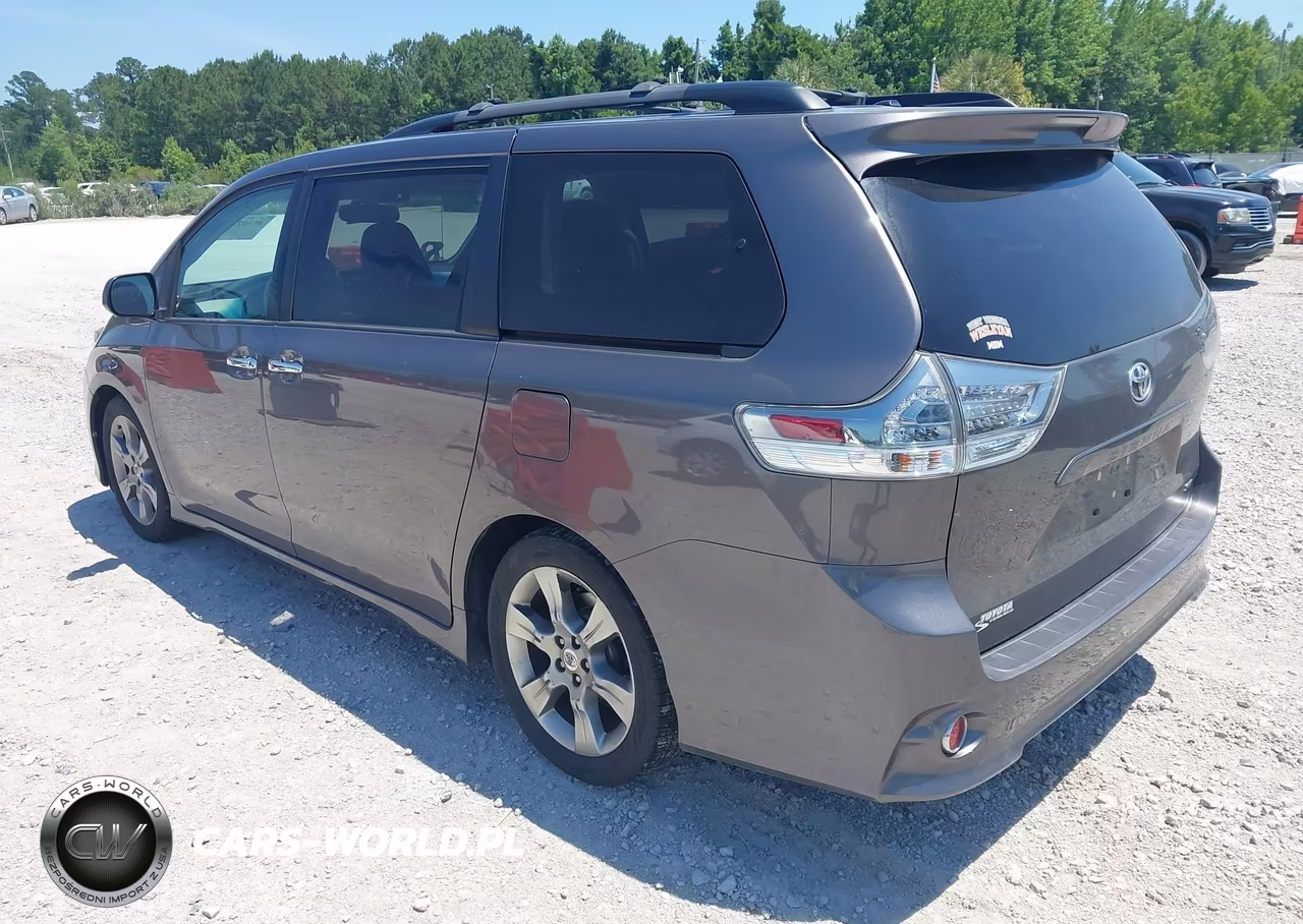 2013 Toyota Sienna Se 8 Passenger VIN:5TDXK3DC9DS384667 - 3