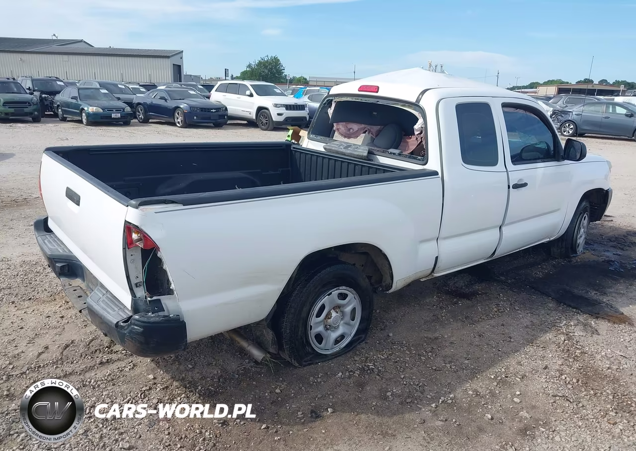 2015 Toyota Tacoma VIN:5TFTX4CN2FX060997 - 4
