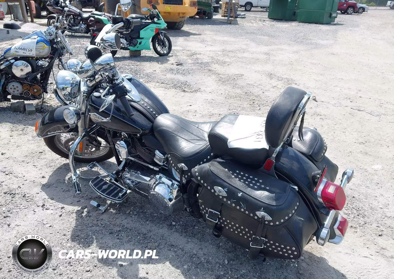 2012 Harley-Davidson Flstc Heritage Softail Classic VIN:1HD1BWV15CB016835 - 13