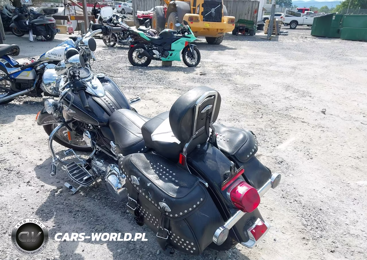 2012 Harley-Davidson Flstc Heritage Softail Classic VIN:1HD1BWV15CB016835 - 3