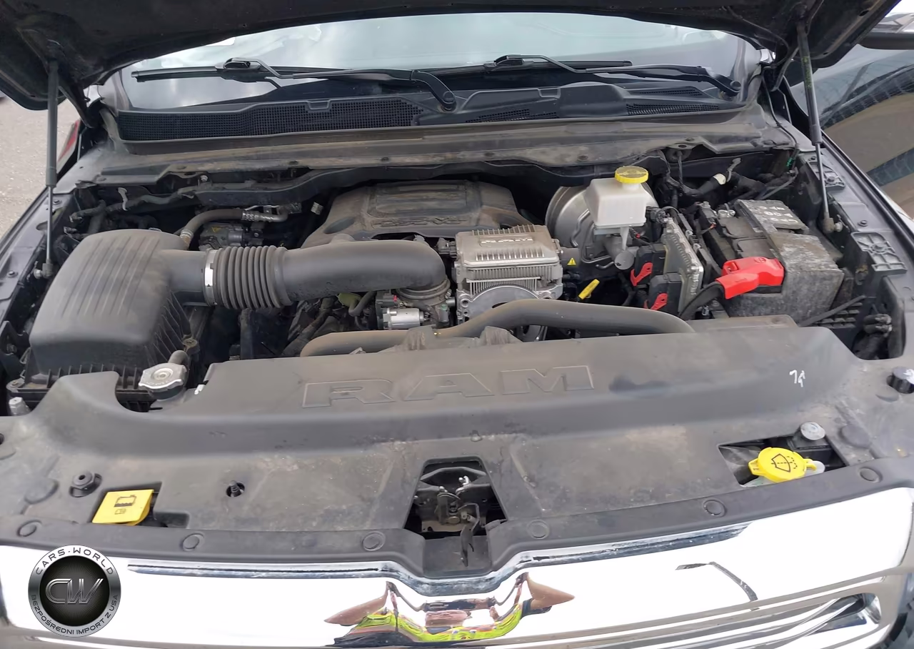 2020 Ram 1500 Laramie 4X4 5'7 Box VIN:1C6SRFJT0LN308455 - 10