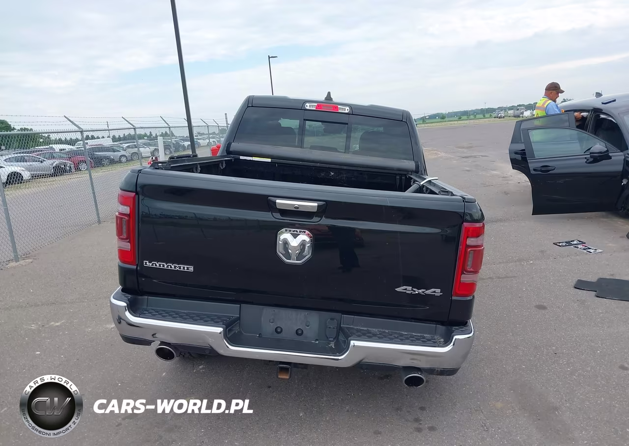 2020 Ram 1500 Laramie 4X4 5'7 Box VIN:1C6SRFJT0LN308455 - 17