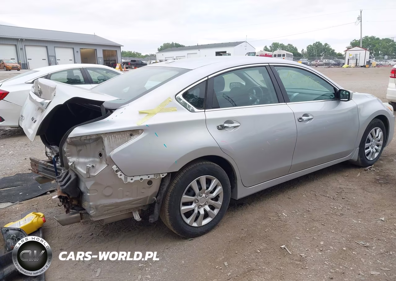 2015 Nissan Altima 2.5 S VIN:1N4AL3AP8FC430221 - 4