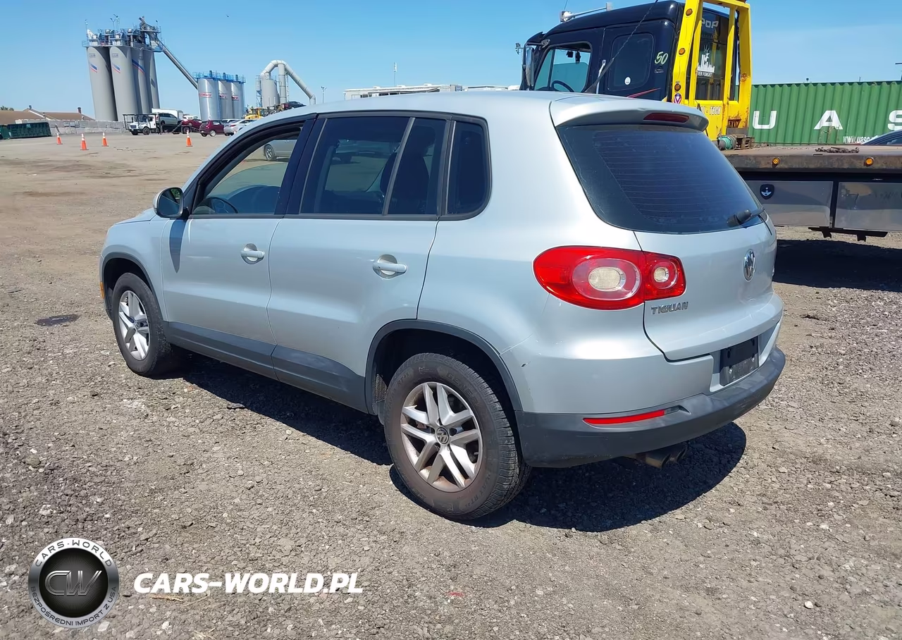 2011 Volkswagen Tiguan S VIN:WVGAV7AX8BW552383 - 3