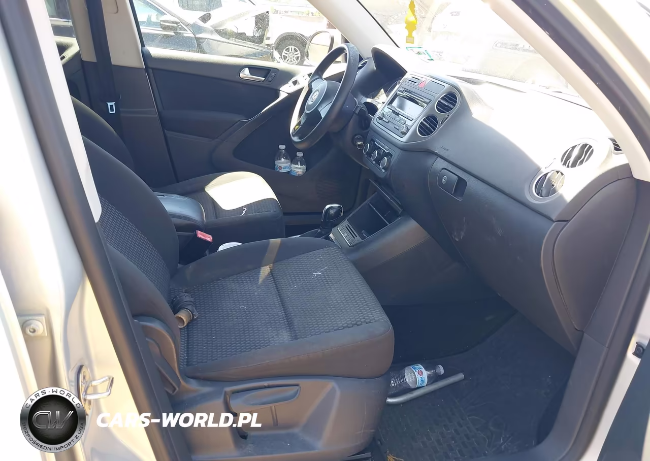 2011 Volkswagen Tiguan S VIN:WVGAV7AX8BW552383 - 5