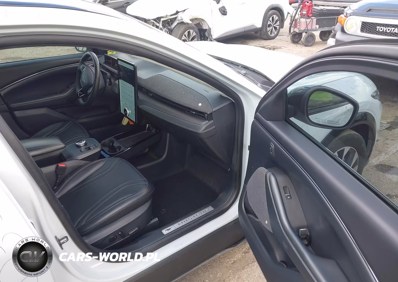 2021 Ford Mustang Mach-E Premium VIN:3FMTK3SU7MMA01346 - 5