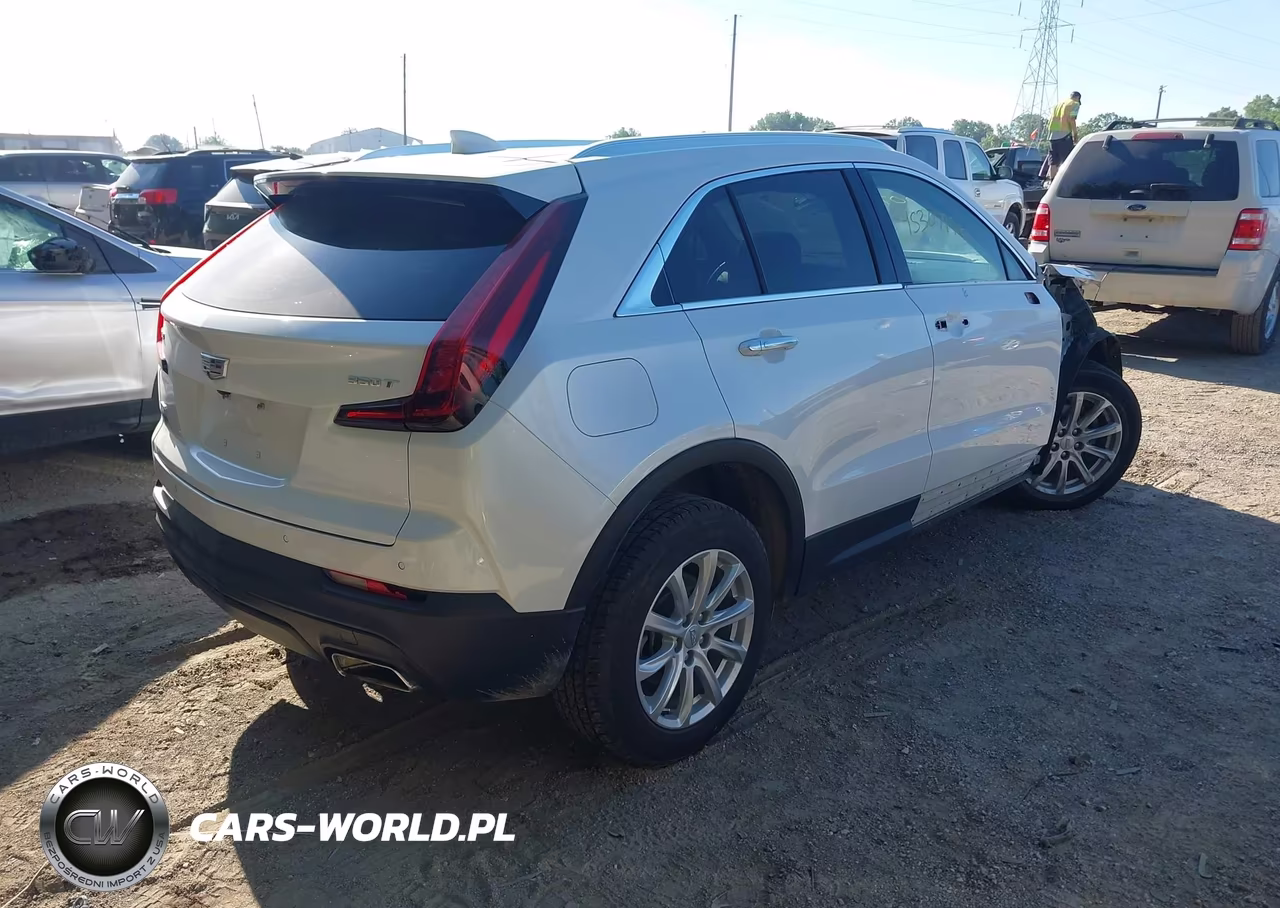 2022 Cadillac Xt4 Awd Luxury VIN:1GYFZBR46NF167804 - 4