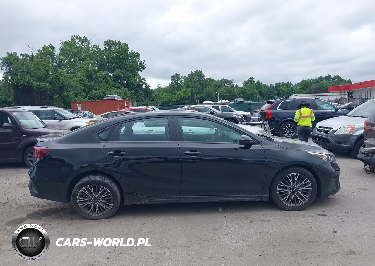 2024 Kia Forte Gt-Line VIN:3KPF54AD2RE816717 - 13