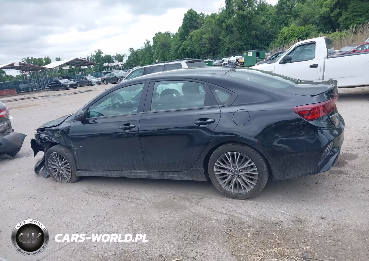 2024 Kia Forte Gt-Line VIN:3KPF54AD2RE816717 - 14