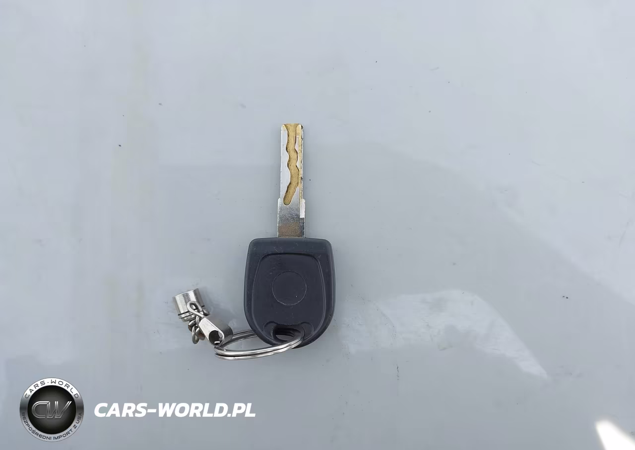 2008 Volkswagen New Beetle S VIN:3VWRW31CX8M520390 - 11