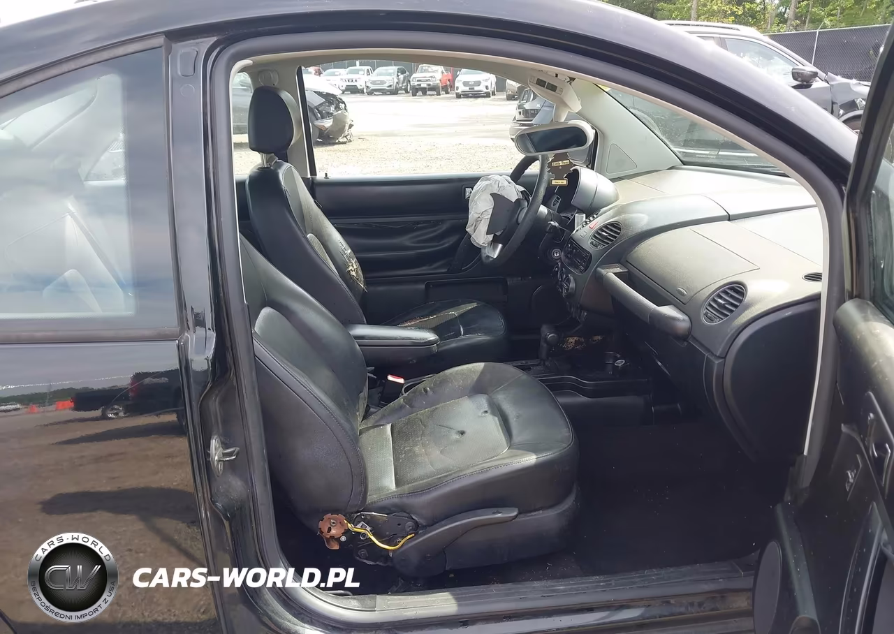2008 Volkswagen New Beetle S VIN:3VWRW31CX8M520390 - 5