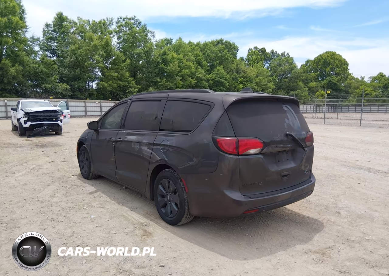 2020 Chrysler Pacifica Hybrid Touring L VIN:2C4RC1L76LR224493 - 3