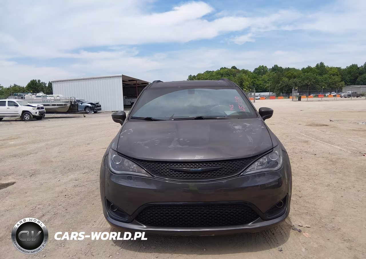 2020 Chrysler Pacifica Hybrid Touring L VIN:2C4RC1L76LR224493 - 6