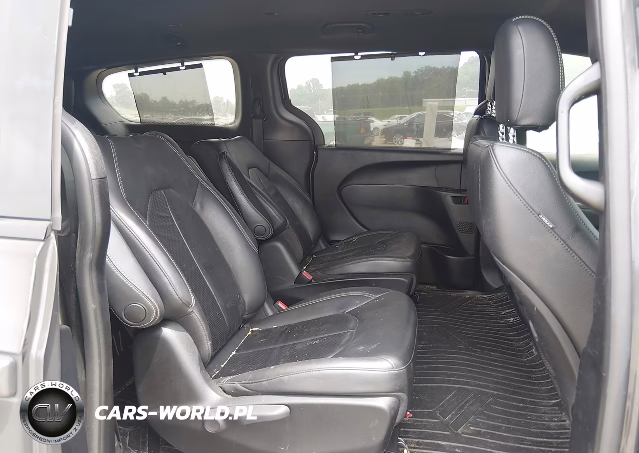 2020 Chrysler Pacifica Hybrid Touring L VIN:2C4RC1L76LR224493 - 8