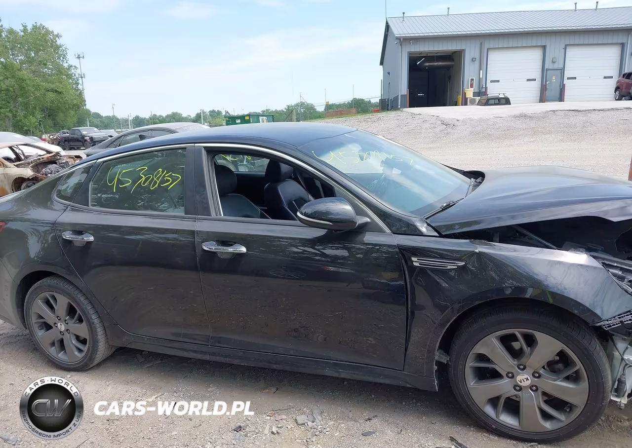 2020 Kia Optima S VIN:5XXGT4L35LG403042 - 13