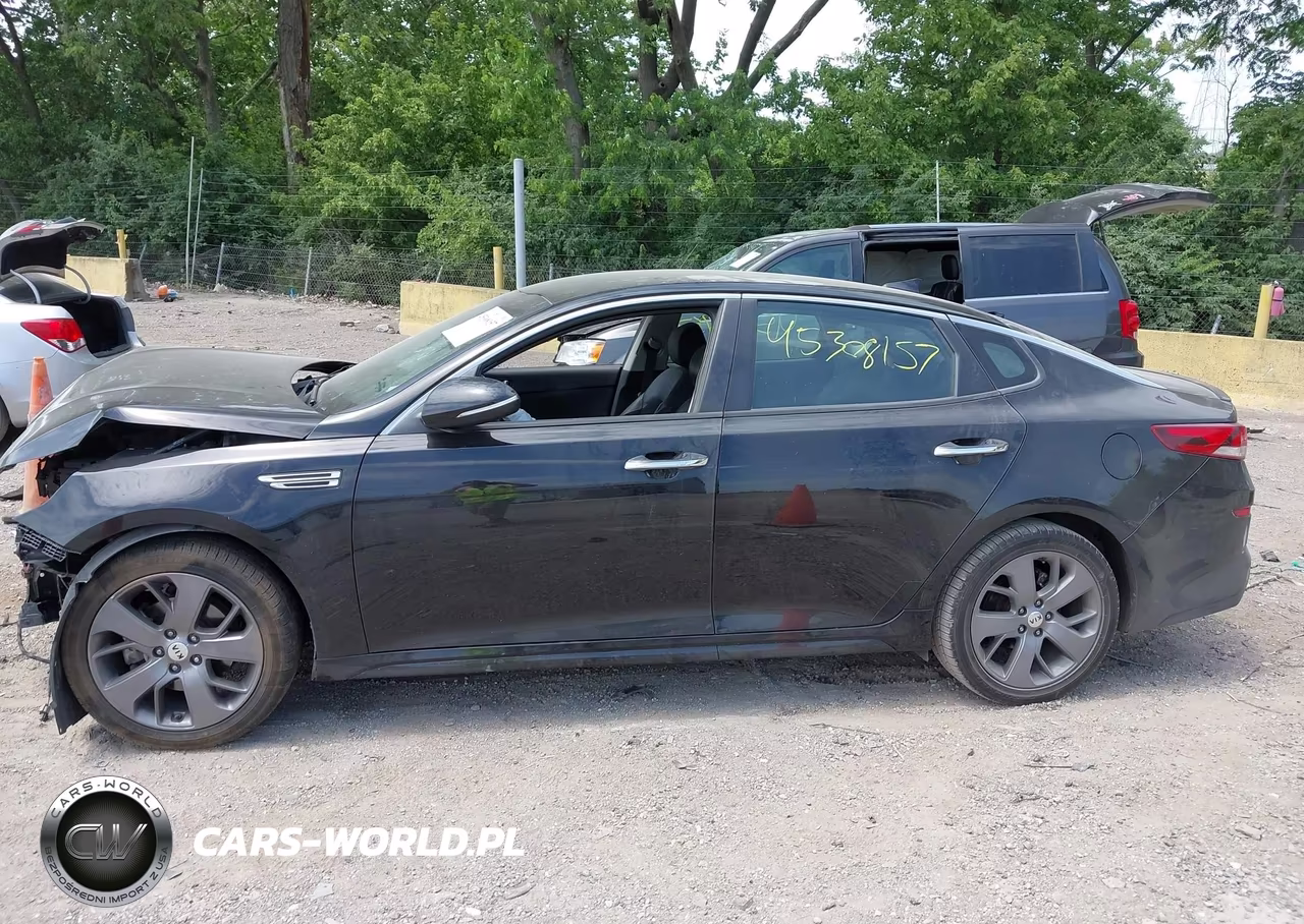 2020 Kia Optima S VIN:5XXGT4L35LG403042 - 14
