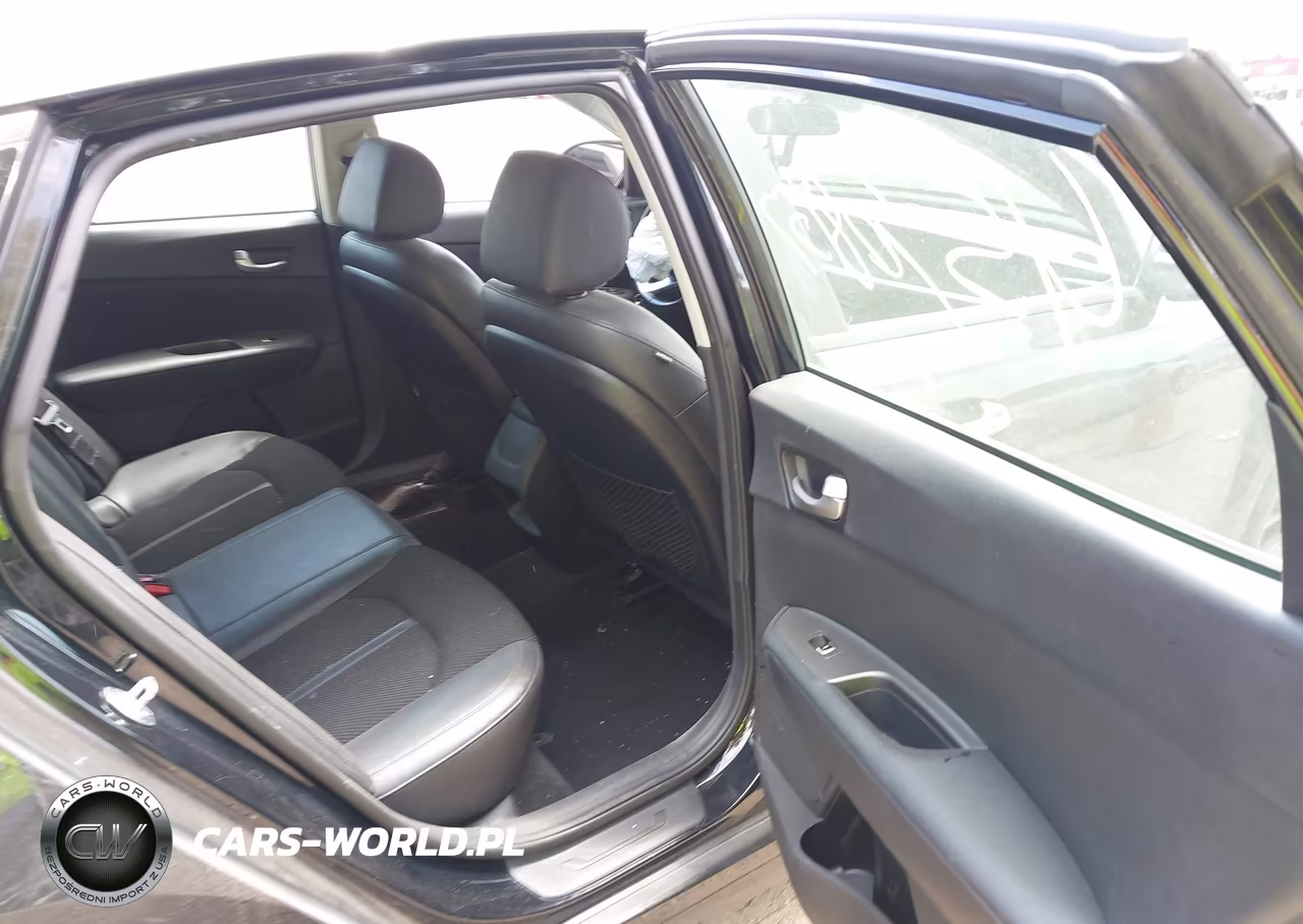 2020 Kia Optima S VIN:5XXGT4L35LG403042 - 8
