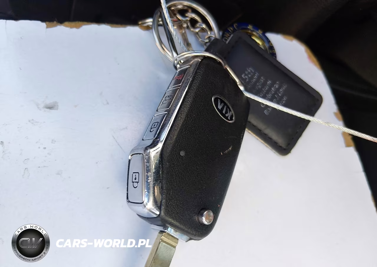 2020 Kia Soul S VIN:KNDJ23AU8L7011647 - 11