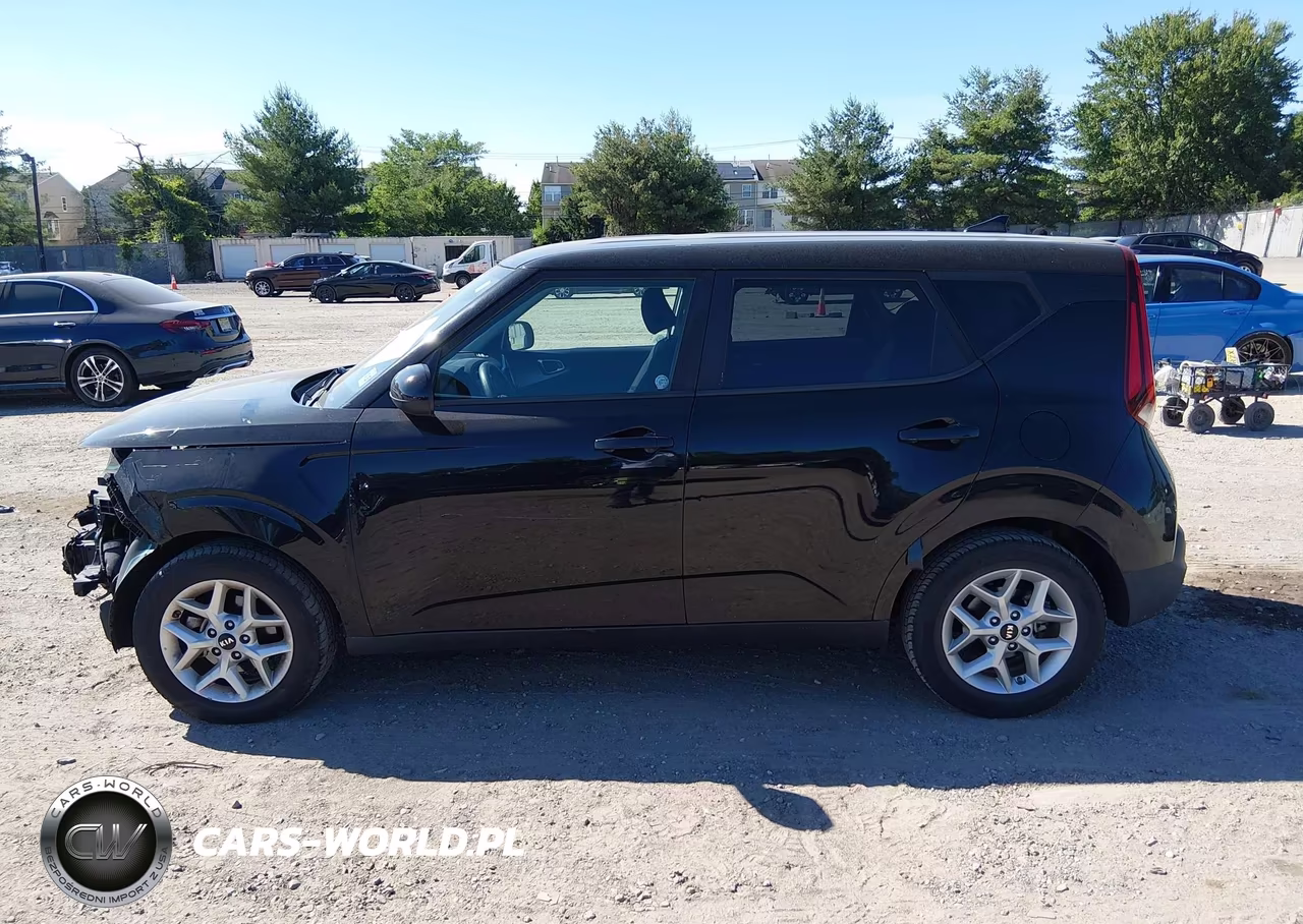 2020 Kia Soul S VIN:KNDJ23AU8L7011647 - 15