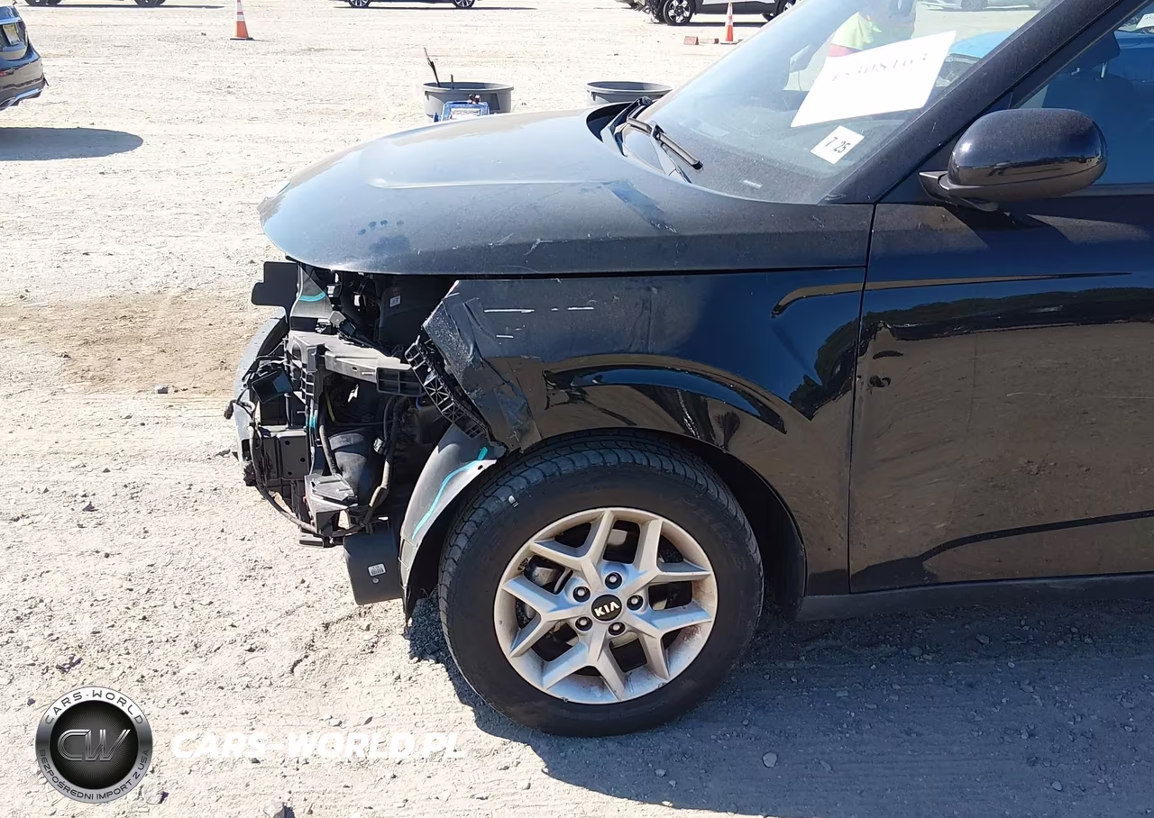 2020 Kia Soul S VIN:KNDJ23AU8L7011647 - 19