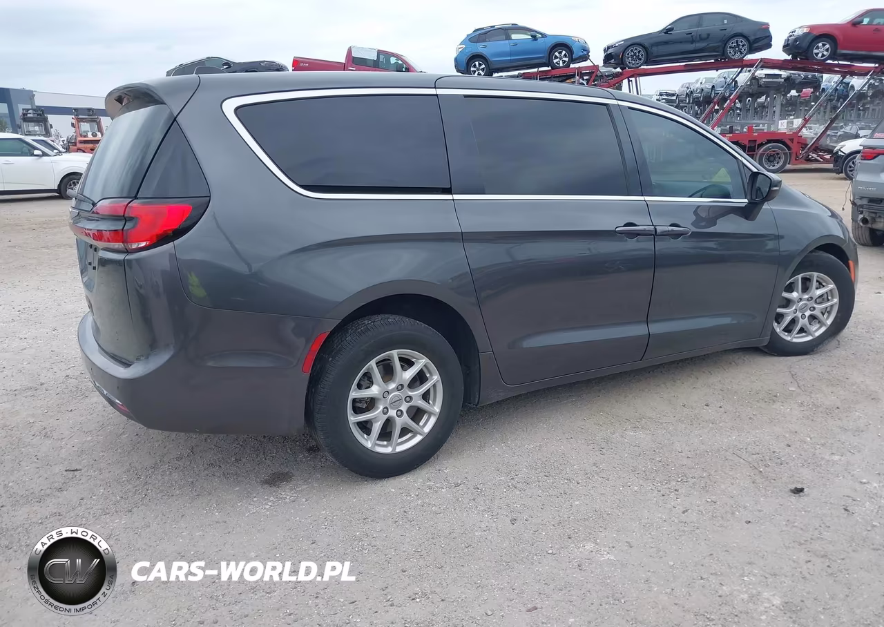 2023 Chrysler Pacifica Touring L VIN:2C4RC1BG1PR502479 - 4