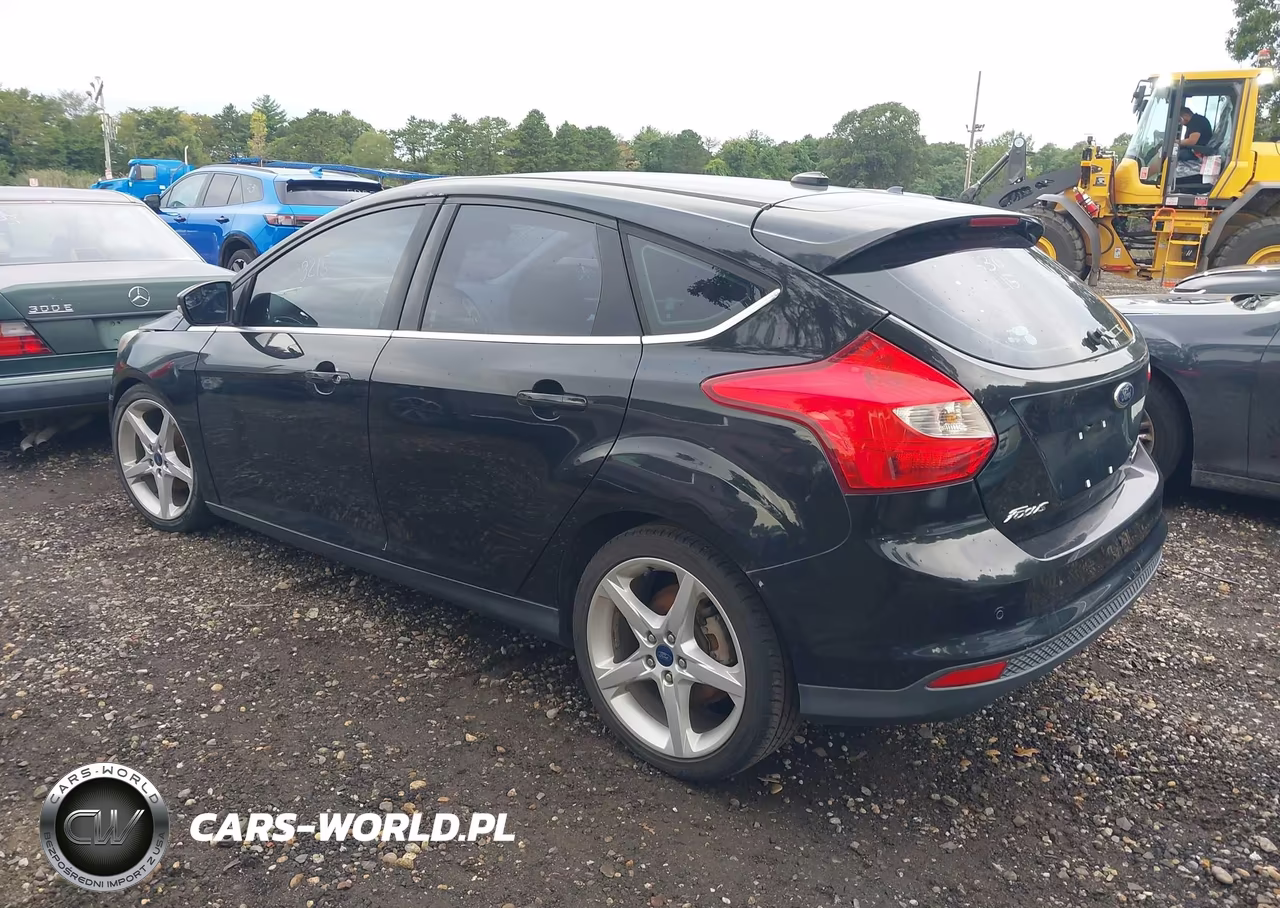 2014 Ford Focus Titanium VIN:1FADP3N21EL426400 - 3
