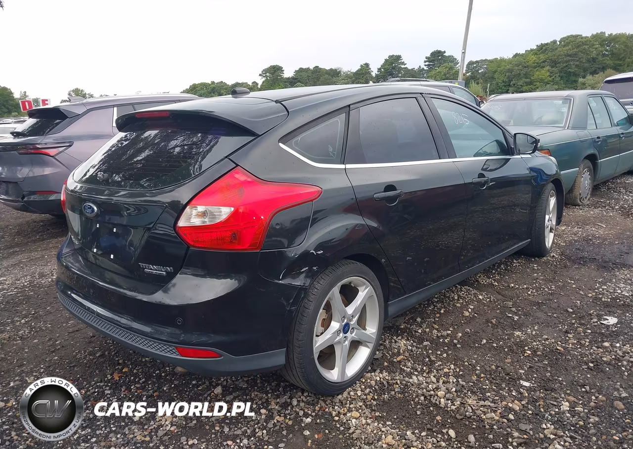 2014 Ford Focus Titanium VIN:1FADP3N21EL426400 - 4