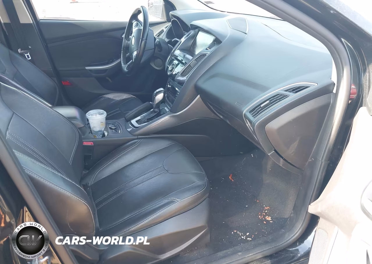 2014 Ford Focus Titanium VIN:1FADP3N21EL426400 - 5