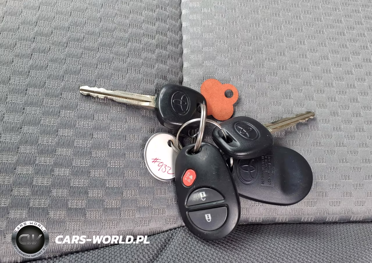 2014 Toyota Tacoma Base V6 VIN:3TMLU4EN9EM162453 - 11