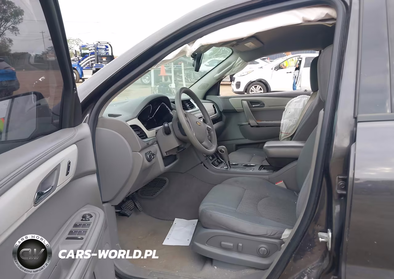 2015 Chevrolet Traverse Ls VIN:1GNKRFKD6FJ134068 - 5