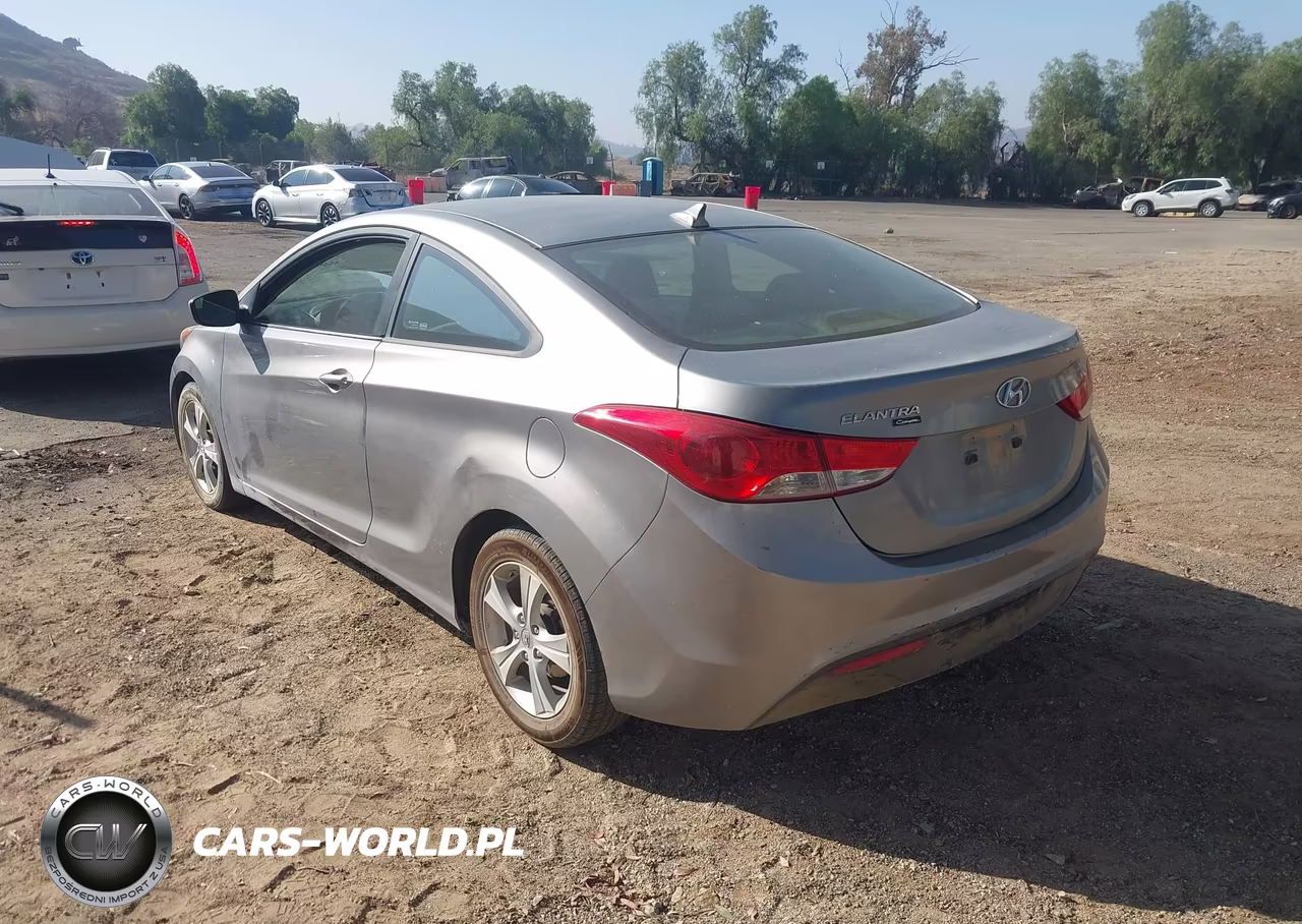 2013 Hyundai Elantra Gs VIN:KMHDH6AE7DU000286 - 3
