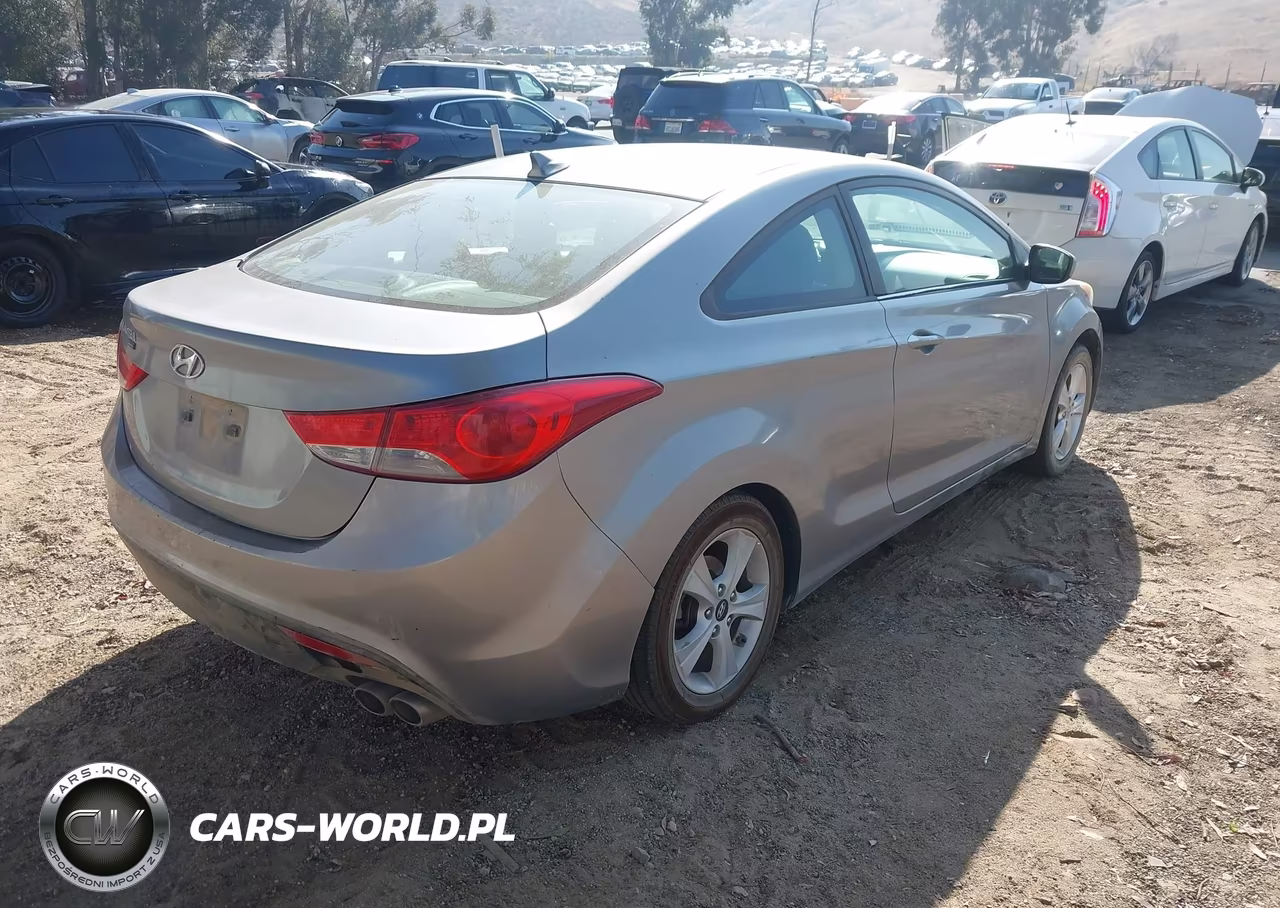 2013 Hyundai Elantra Gs VIN:KMHDH6AE7DU000286 - 4