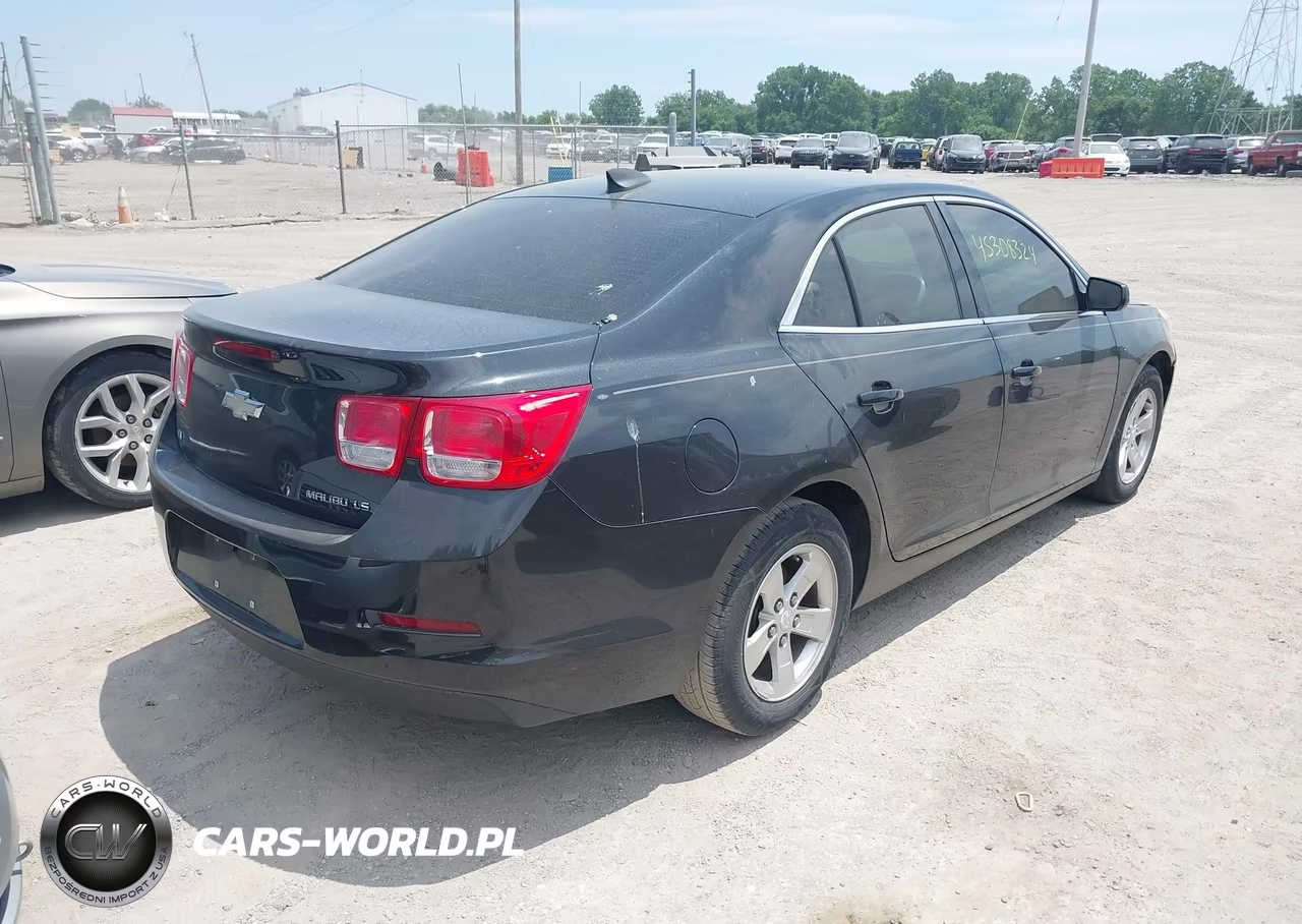 2015 Chevrolet Malibu Ls VIN:1G11B5SL5FF329536 - 4