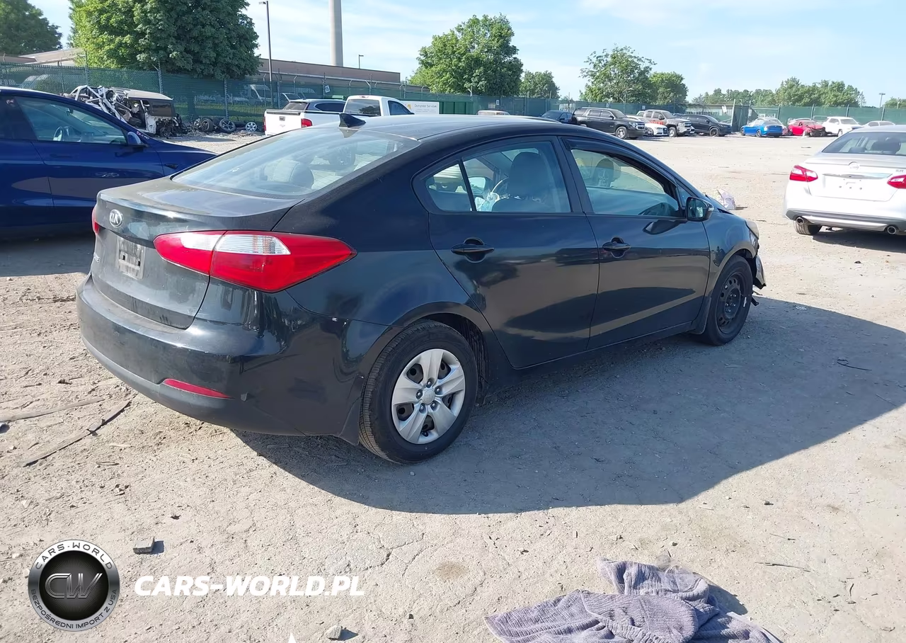 2015 Kia Forte Lx VIN:KNAFX4A68F5349531 - 4