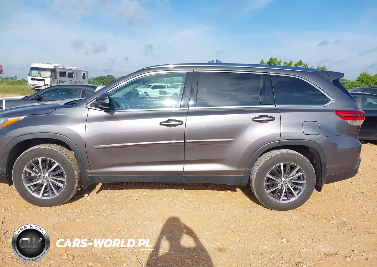 2019 Toyota Highlander Xle VIN:5TDJZRFHXKS620625 - 14